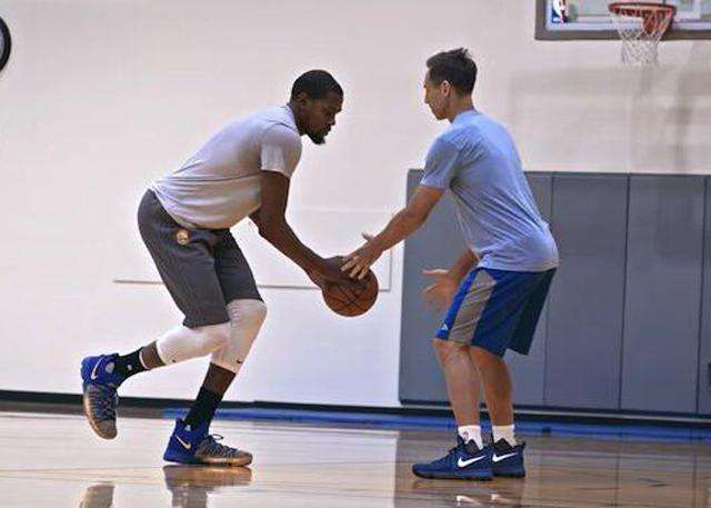 今日客场挑战湖人！队记：火箭完全健康 全员可以出战！.